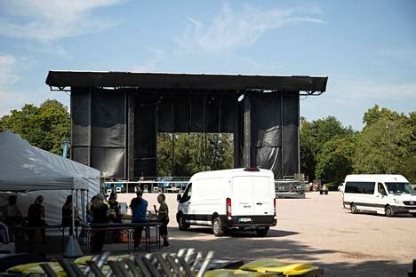 Taslima Khanin Konsertti Helsingin Kaisaniemen Puistossa: Pakistania Aaltoileva Hiljaisuus!